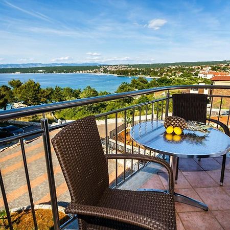 Apartments Mare & Mons Deluxe Malinska Exterior photo