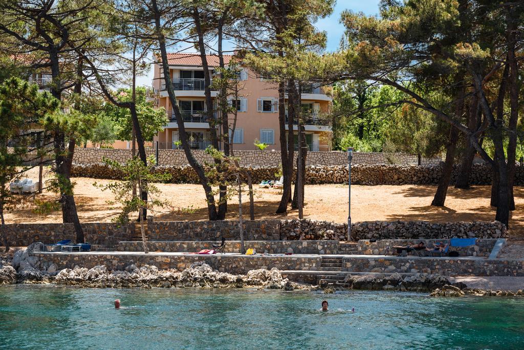 Apartments Mare & Mons Deluxe Malinska Exterior photo