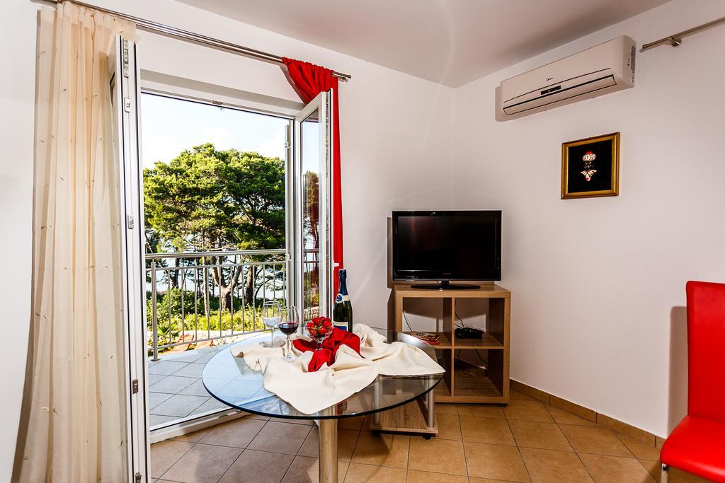 Apartments Mare & Mons Deluxe Malinska Exterior photo